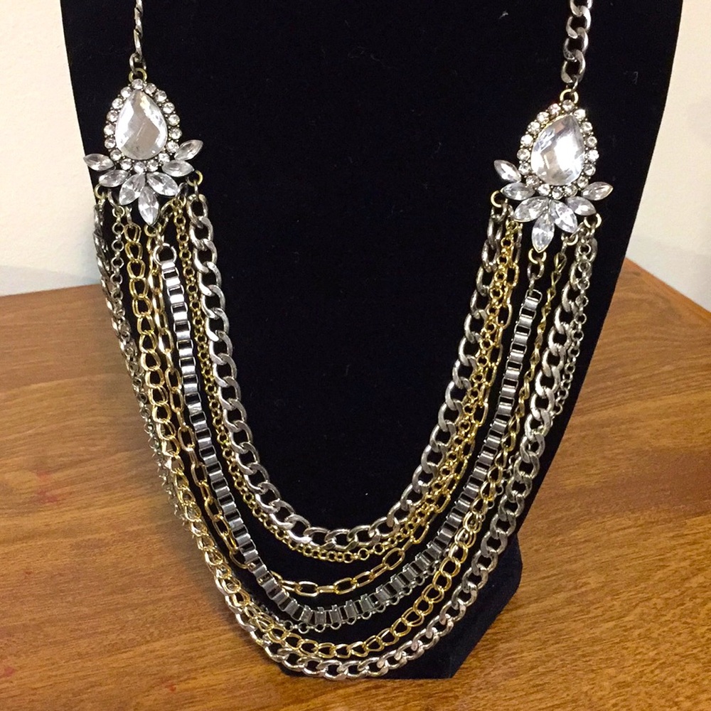 Exquisite necklace 22” dazzling special occasion